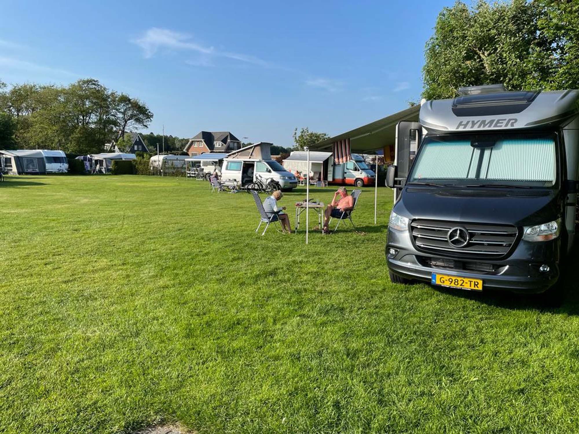 Kamperen vlakbij zee